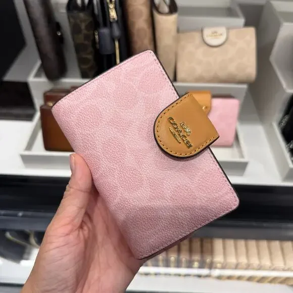 Last 1‼️Coach Medium Corner Zip Wallet Signature Canvas CEC29 NWT - Picture 1 of 6